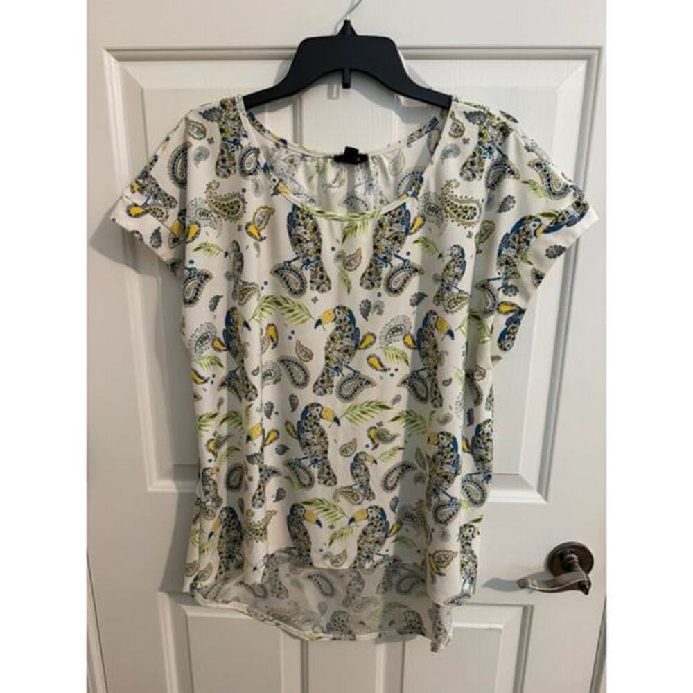 Tacera Plus Short Sleeve Hi-low Stretch White Parrot Tropical Top 2X